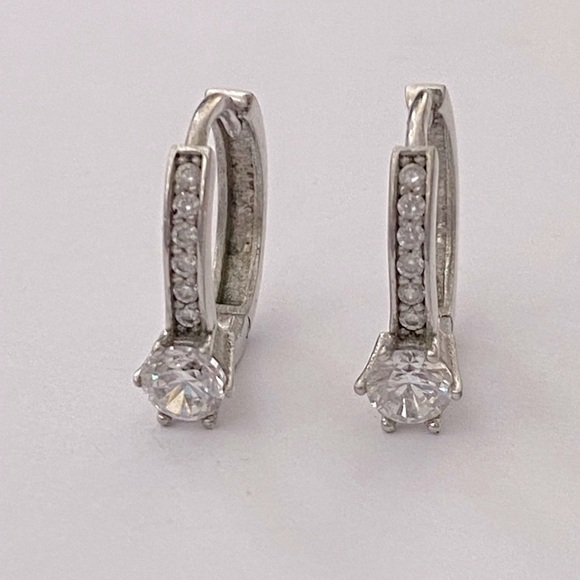 925 Silver cz hoop earrings - Picture 3 of 4